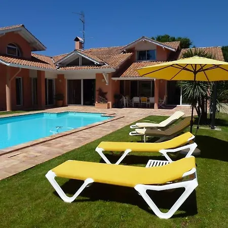 Villa Biarritz 12 Personnes Piscine Chauffee